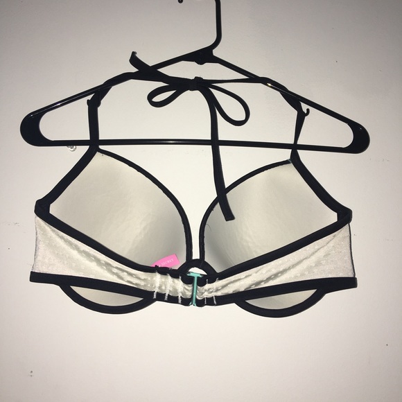 Victoria's Secret bikini top - Picture 2 of 3