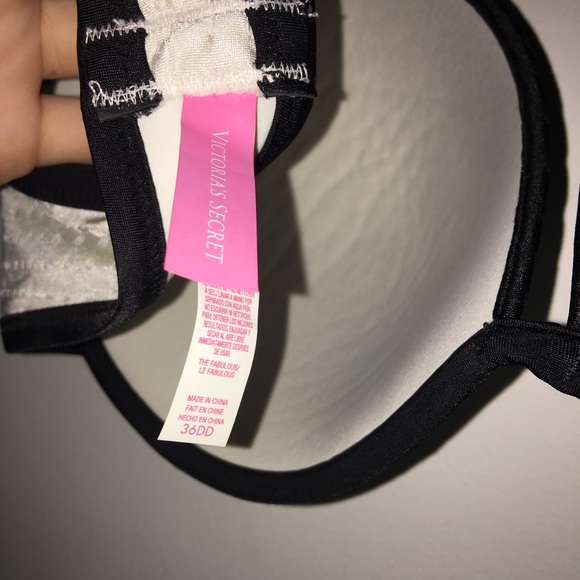 Victoria's Secret bikini top - Picture 3 of 3