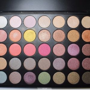 MORPHE BRUSHES 35E SHIMMER EYESHADOW PALETTE