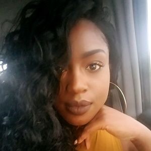 Meet your Posher, Nita