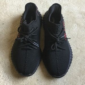 Yeezy V2 "Bred" size 11