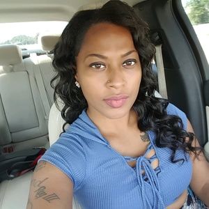 Meet your Posher, Desiree