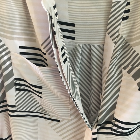 Patterned Shirt Dress w/ Pockets - Picture 3 of 3