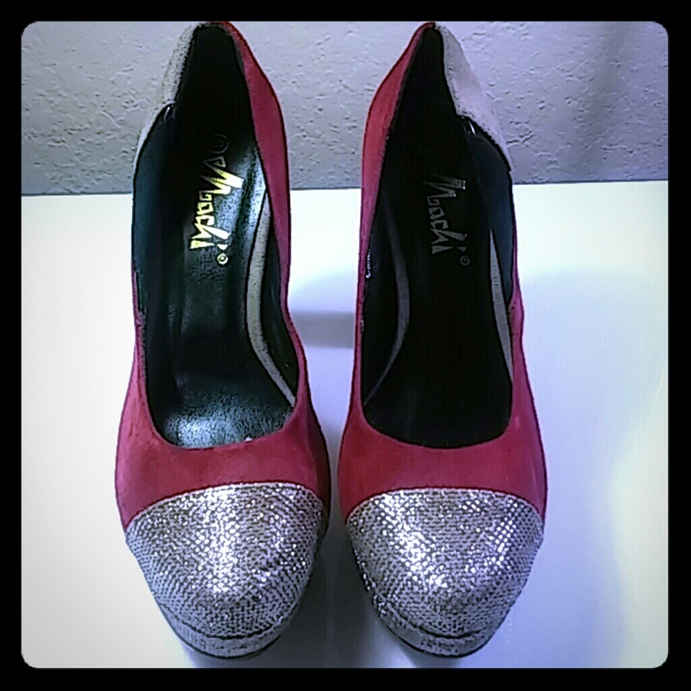Shoes item # 00131