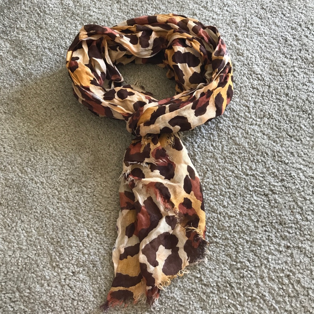 Giraffe Pattern Scarf