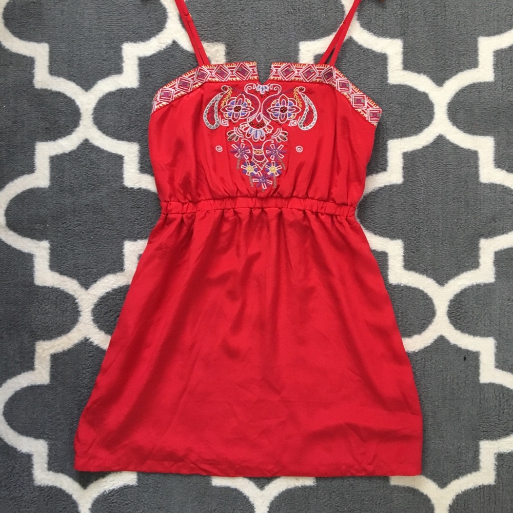 ⬇️•Chelsea and Violet•red beaded silk dress. (NWT)