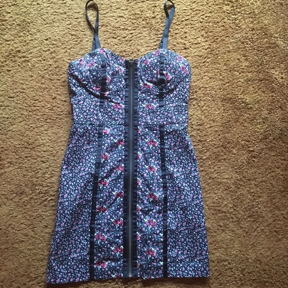 G by Guess Dresses & Skirts - Medium G by Guess floral party dress