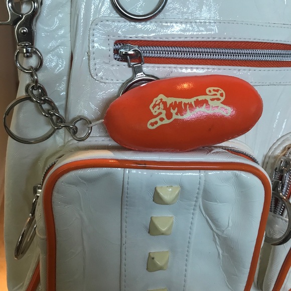 SOLD_ Le Tigre Cream colored Tote. 😘😘 - Picture 5 of 8