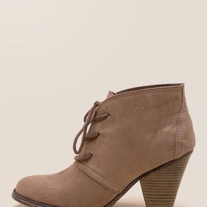 Beige lace up ankle booties ❣️