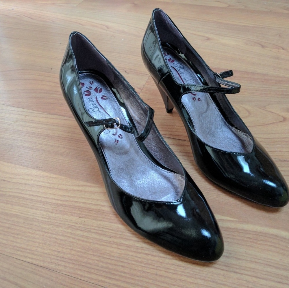 NIB Poetic License 8 Black Patent heels