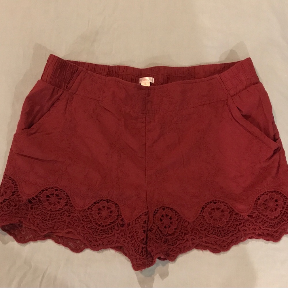 Lace trim shorts