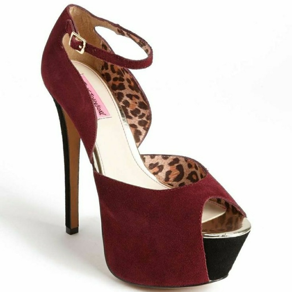 Betsey Johnson Leanah Platform Pump