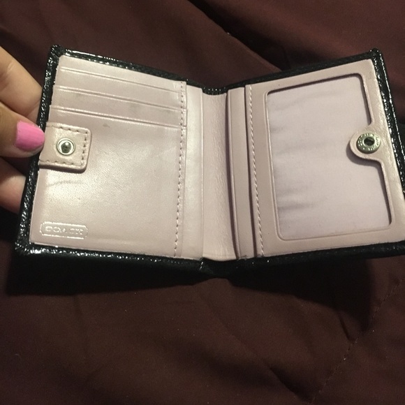coach wallet - Picture 2 of 3