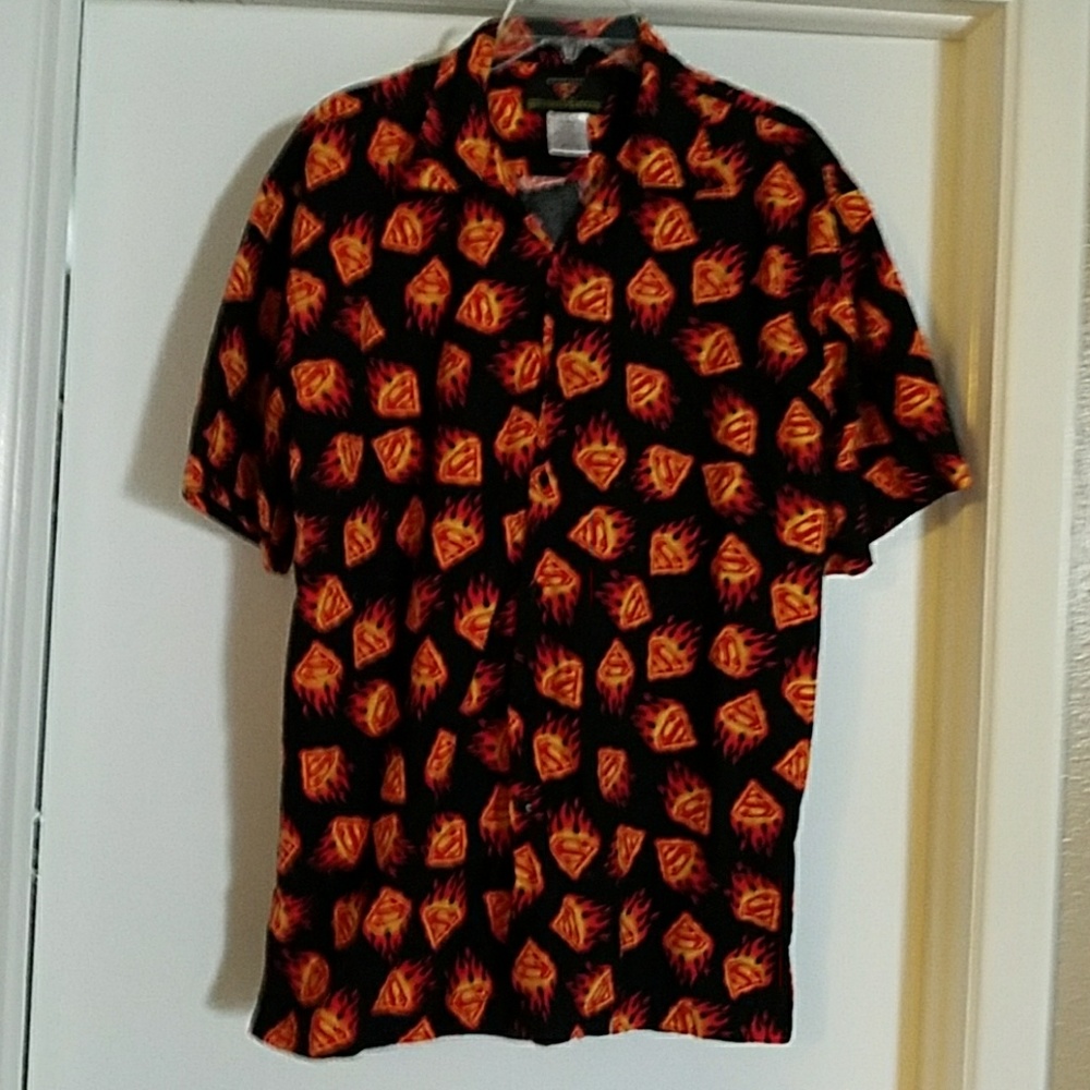 Short sleeve Superman logo shirt