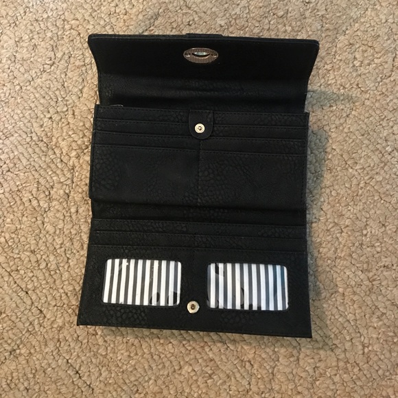 Charming Charlie Wallet - Picture 2 of 3