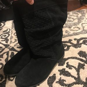 Toms brand black boots! Size 11