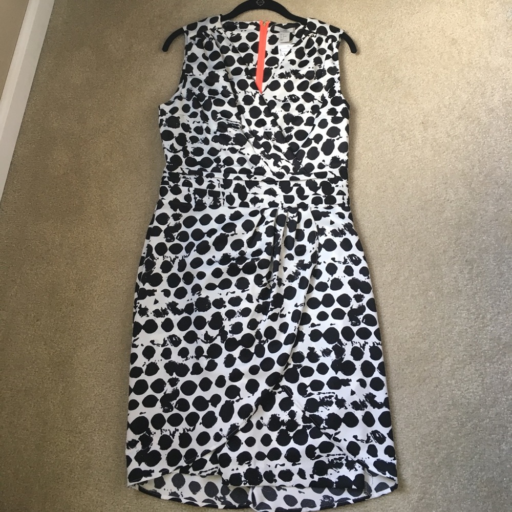 H&M NWT Black and White Dress. Size 8.