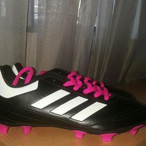 Kids soccer cleats
