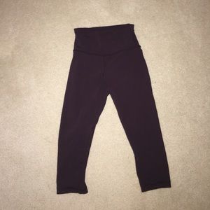 Maroon lululemon wunder under hi rise cropped!!!