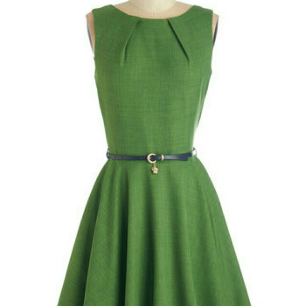 Modcloth/Closet UK green flared dress 6 w/o belt