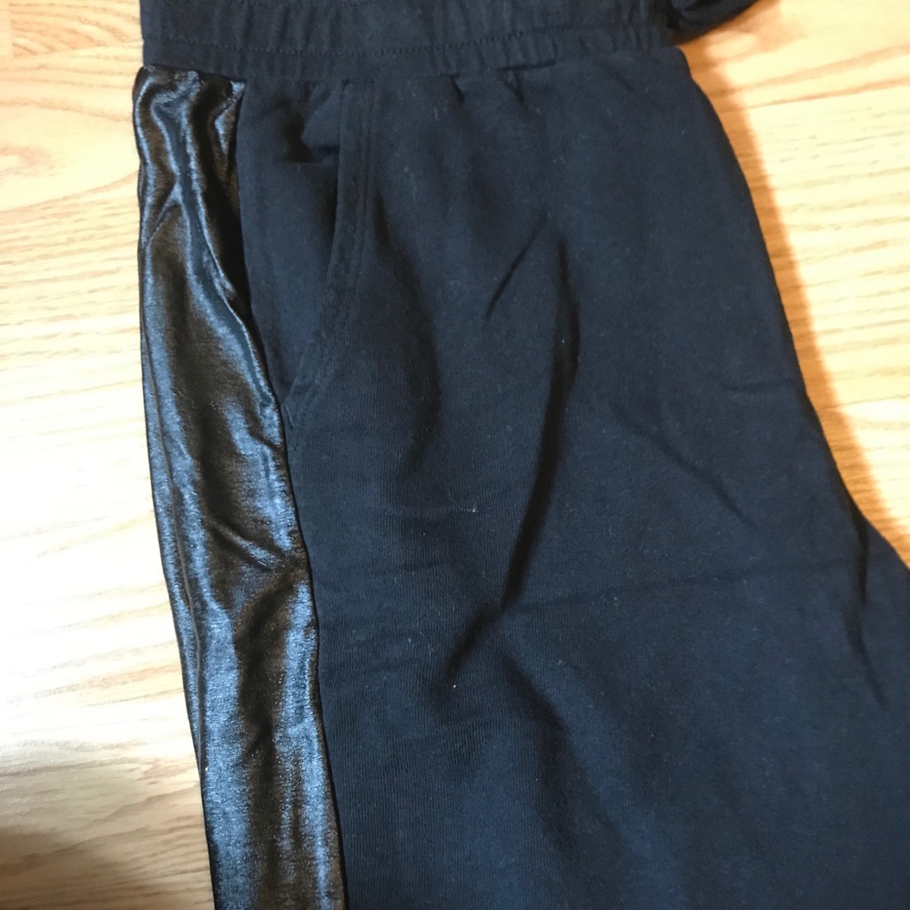 Comfortable black joggers