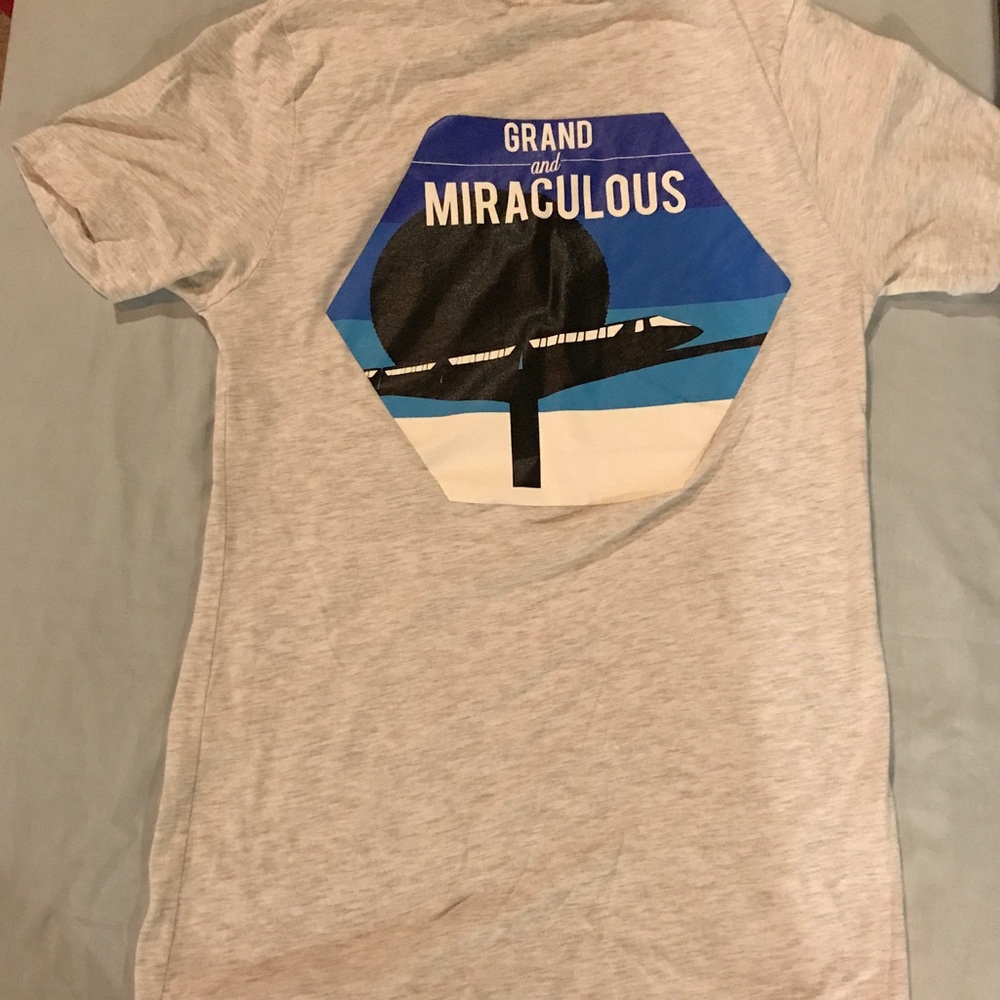Walts Wardrobe Spaceship Earth Tee - Disney