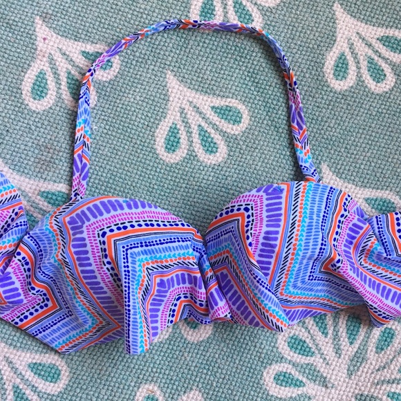 Printed Ruffle Bikini Top w/Removable Strap - Picture 1 of 3