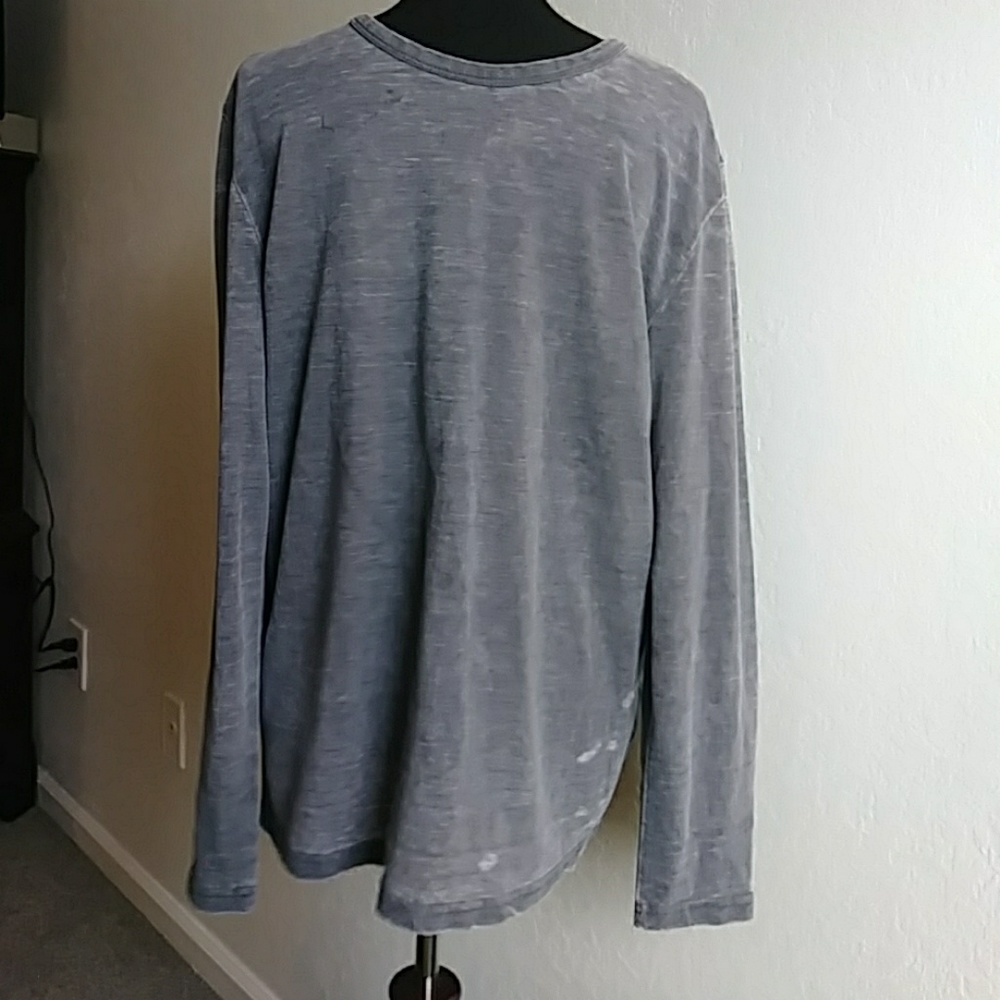 Long sleeve t-shirt