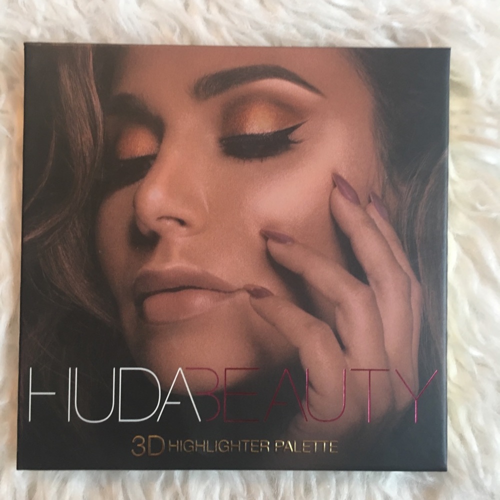Huda beauty 3D highlight Pallete!