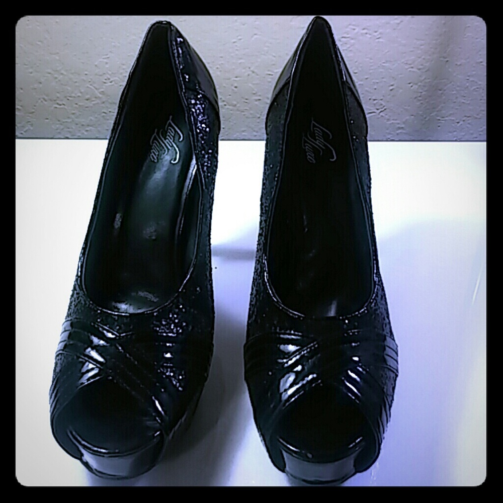 Shoes item# 00132