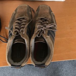 Brown comfortable sketchers.