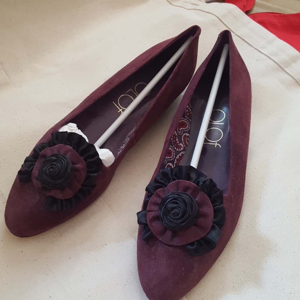 NEVER WORN!  EVENING KITTEN HEELS BY OLOF SZ9