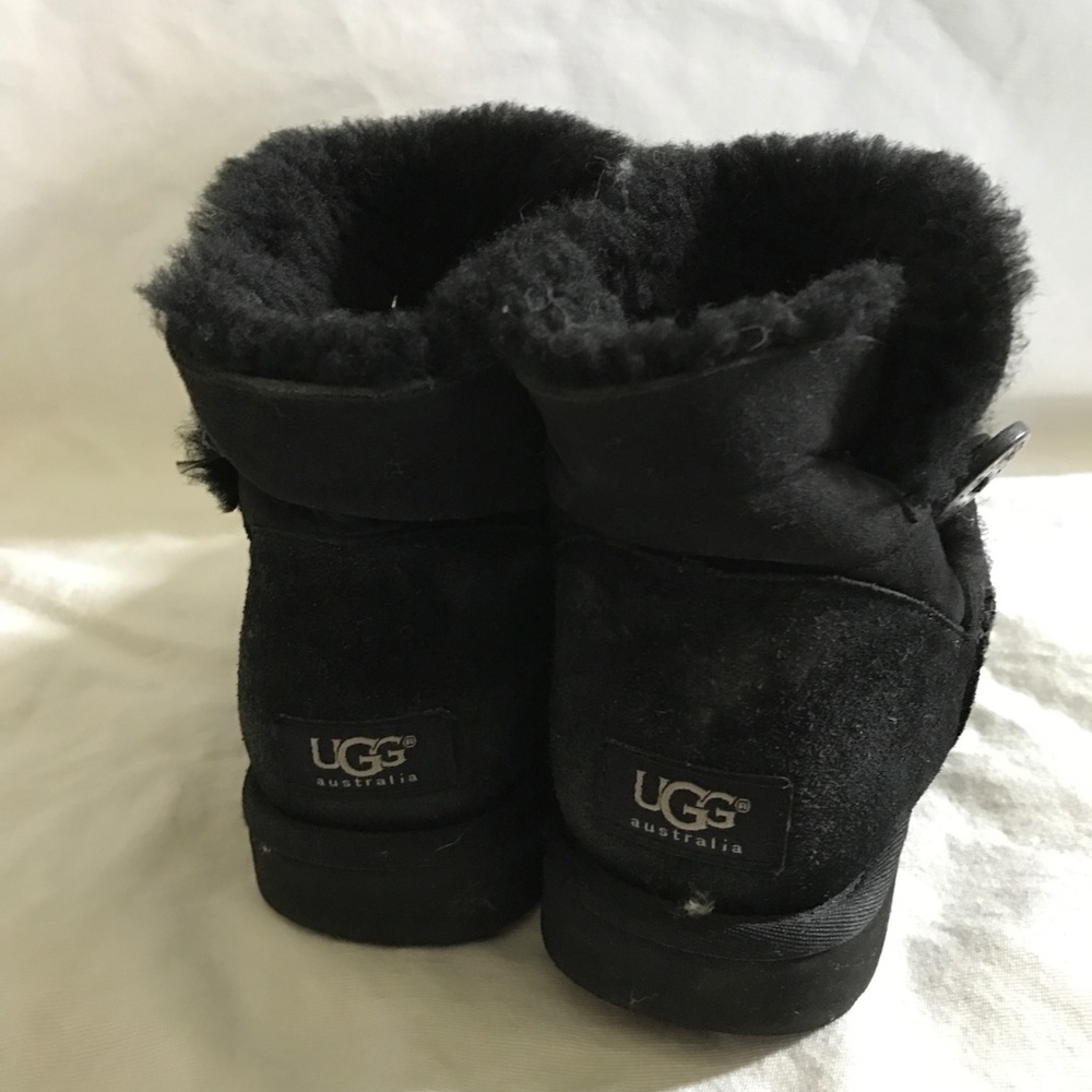Black Uggs