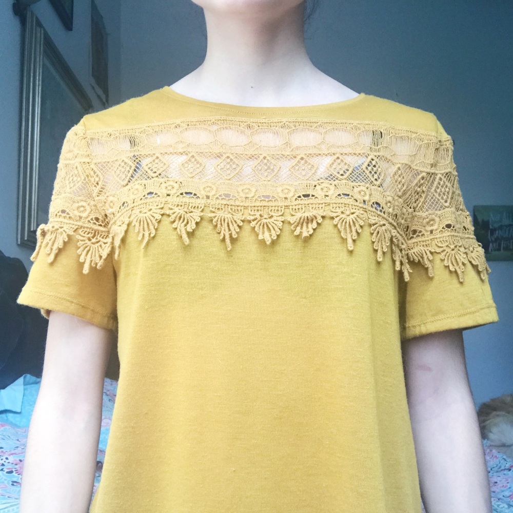 H&M Yellow-Gold lace top