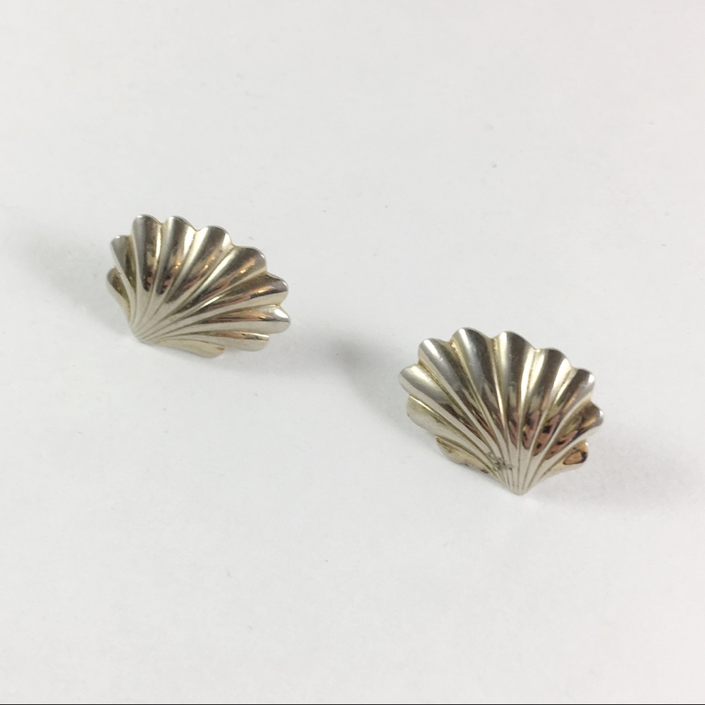 VINTAGE Silver Shell Studs