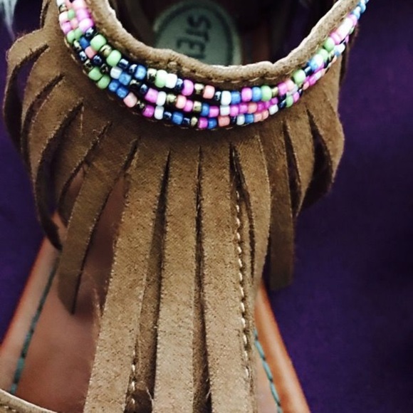 Steve Madden Fun Stylish Sandals! - Picture 2 of 2