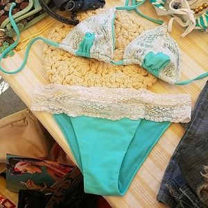 Beach Bunny Bikini L Teal & Cream with Lace