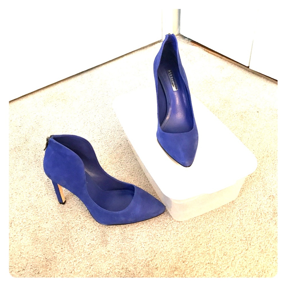 BCBG Suede Blue Pumps 7.5