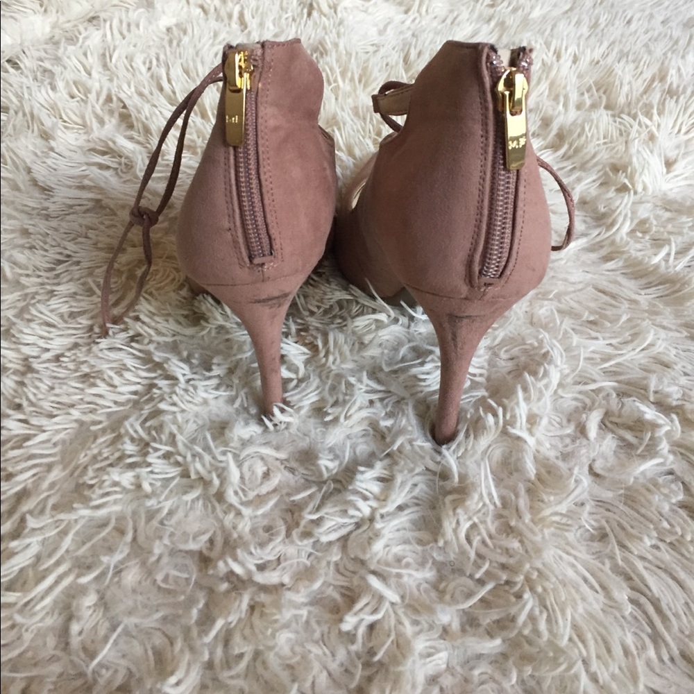 Heels - Picture 2 of 2