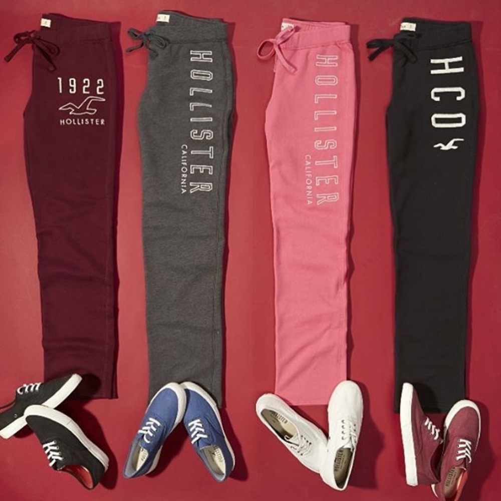 - Sold - Maroon Hollister Pants