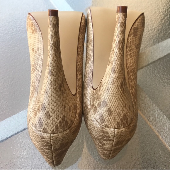 SALE‼️Preview International peeptoe heels - Picture 3 of 5