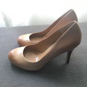 Jessica Simpson round toe heels