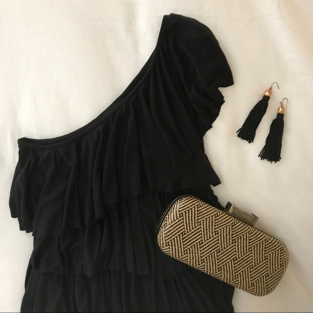 Gorgeous Off Shoulder Ruffle Dress - Picture 2 of 5