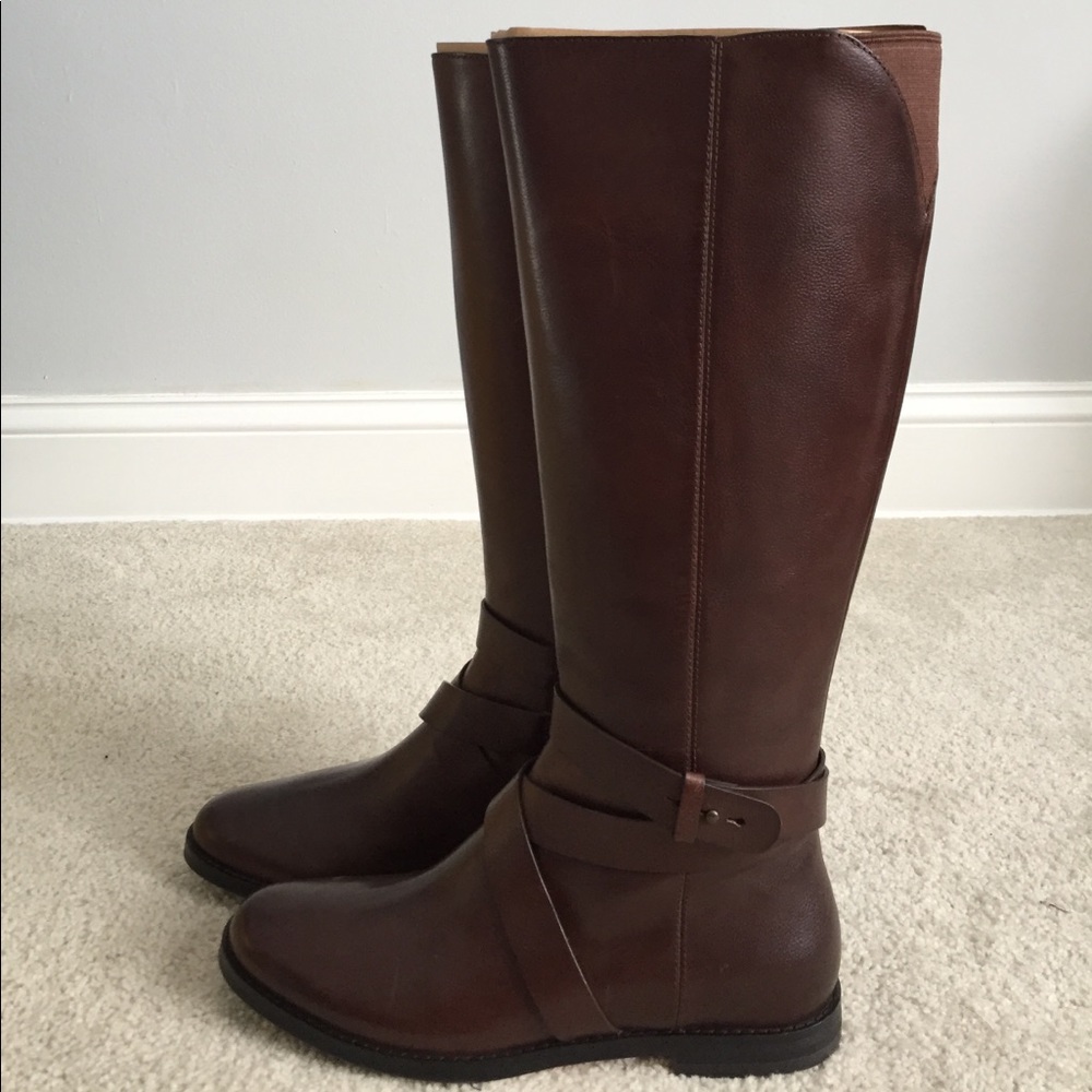 NIB Cole Haan Petra Belt Boot II in Brown. Size 8