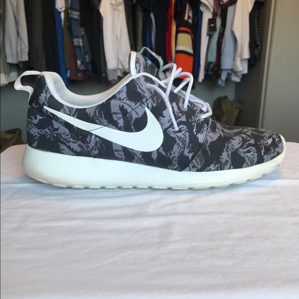 Nike Roshe One Men's Shoe