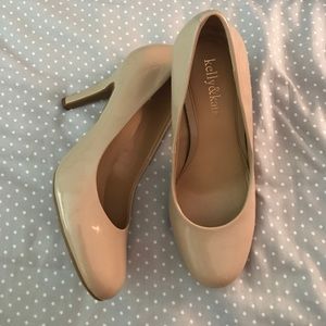 Kelly & Katie nude heels