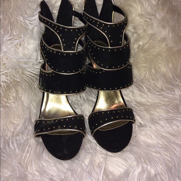 Gold Heels - Picture 2 of 3