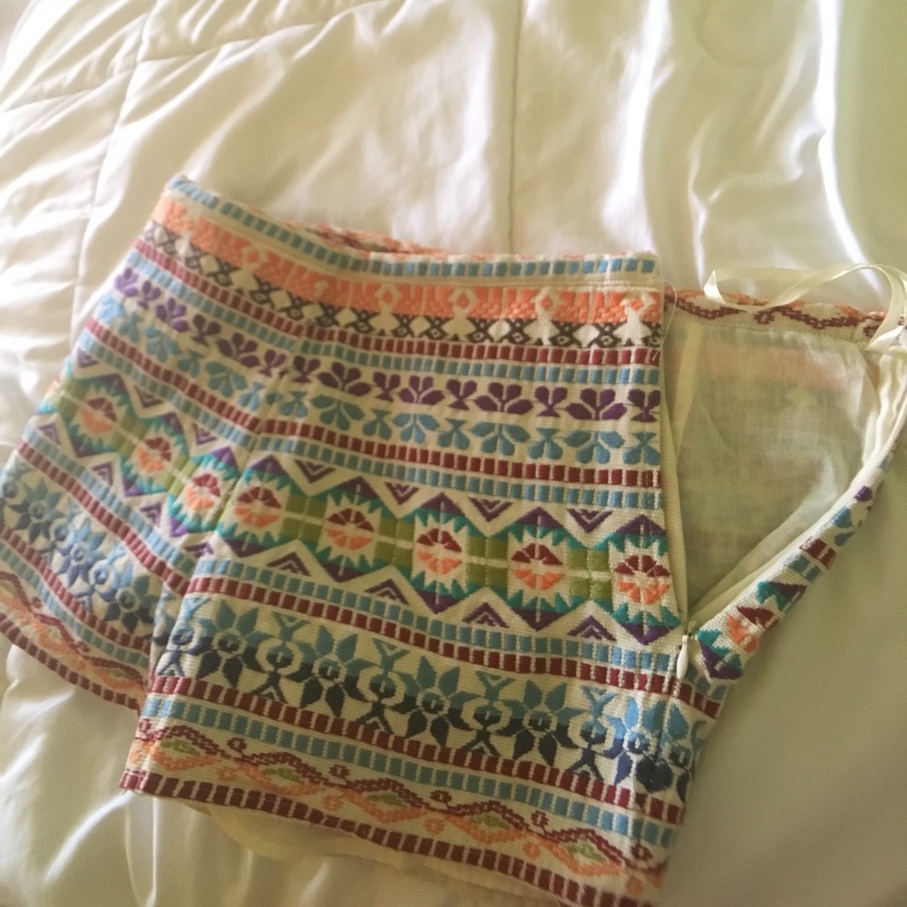 Embroidered Shorts - Picture 4 of 6