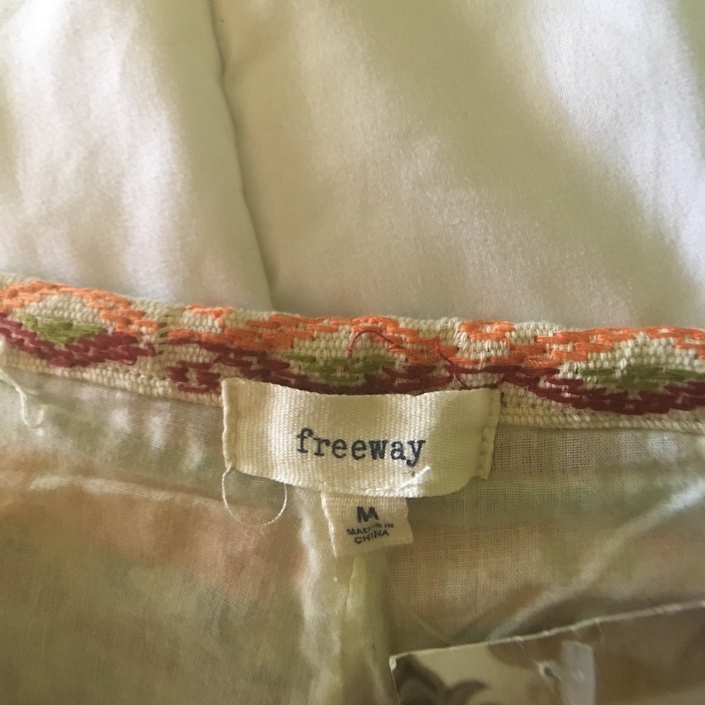 Embroidered Shorts - Picture 5 of 6