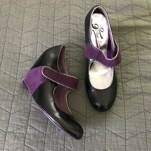 Poetic License "Cover Up" Mary Jane wedges 7.5M